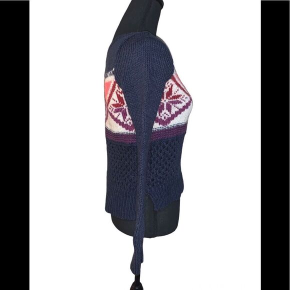 American Eagle Sweater  - Picture 3 of 6